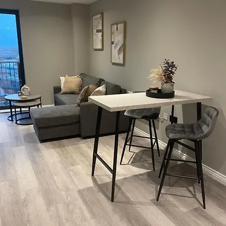 Superior 1 Bed By Train Staiton * Λιντς
