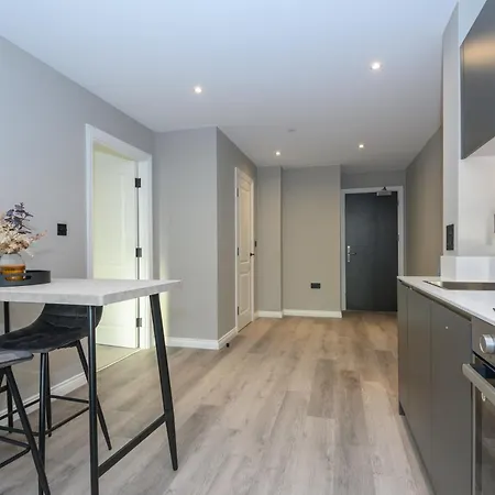 Superior 1 Bed By Train Staiton * Λιντς