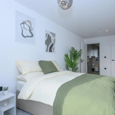 Superior 1 Bed By Leeds Train Staiton