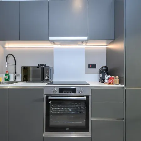 Superior 1 Bed By Leeds Train Staiton Apartment