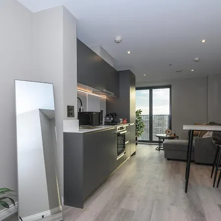 Superior 1 Bed By Leeds Train Staiton