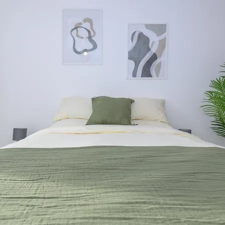 Superior 1 Bed By Leeds Train Staiton *