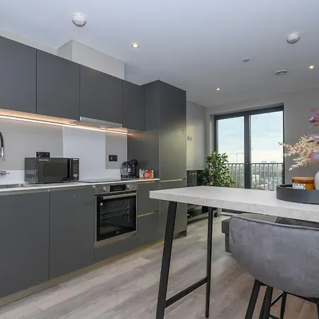 Superior 1 Bed By Leeds Train Staiton Apartment