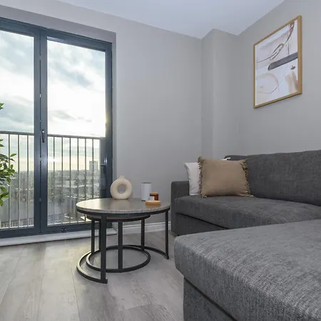 Superior 1 Bed By Leeds Train Staiton Apartment *