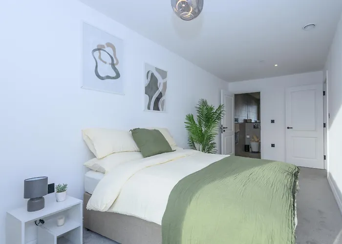 Superior 1 Bed By Train Staiton