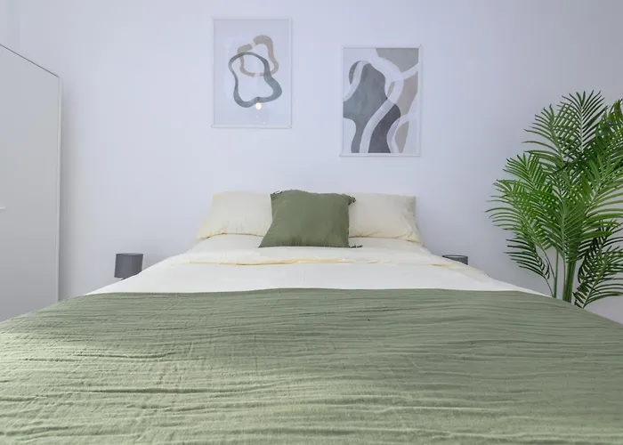 Superior 1 Bed By Train Staiton *