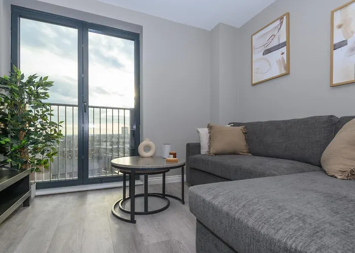 Superior 1 Bed By Train Staiton Διαμέρισμα *